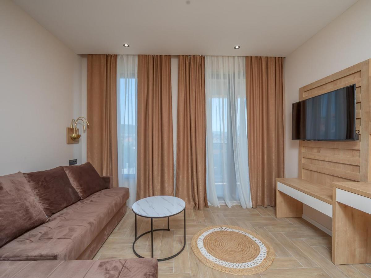 Hotel Diman Добра-Вода Экстерьер фото